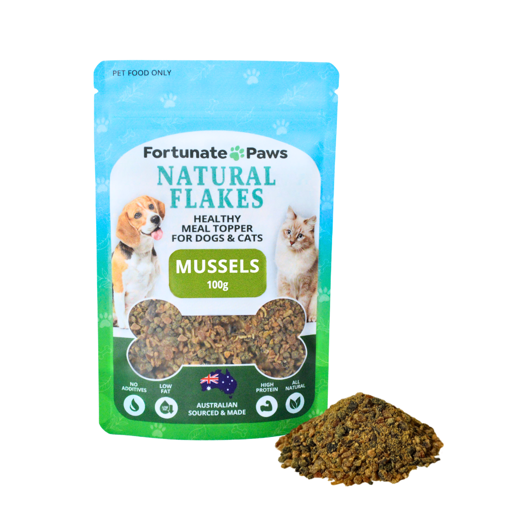 FortunatePaws Natural Flakes for dogs and cats with a sample of the product on a white background